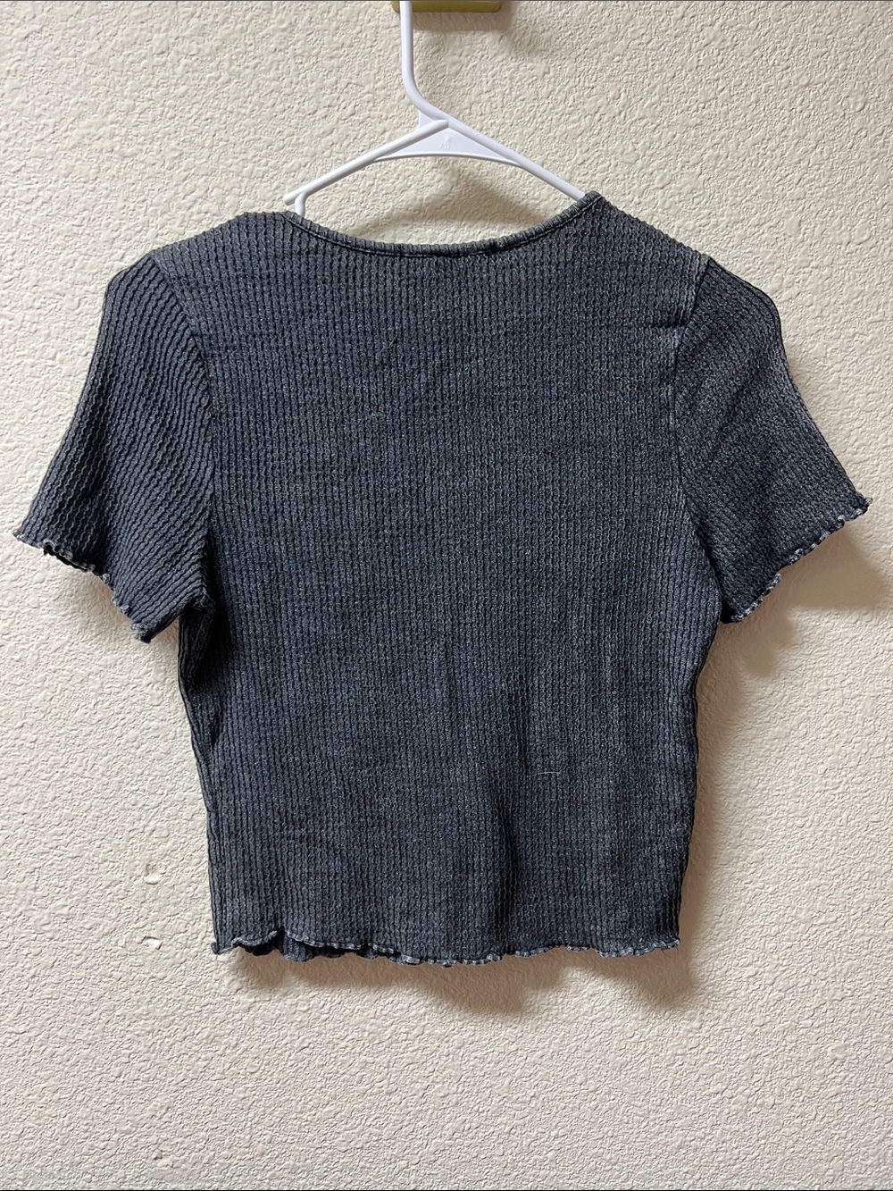 Acid Washed Ribbed Stretch Gray Crop Top - Picture 2 of 3